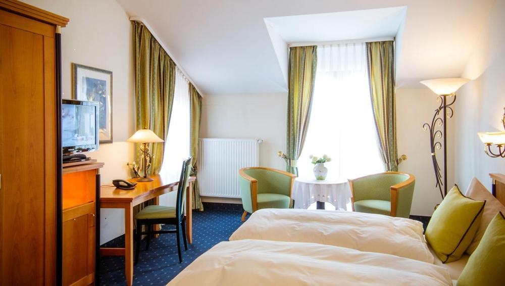 Landhotel Schneider Riedenburg Esterno foto